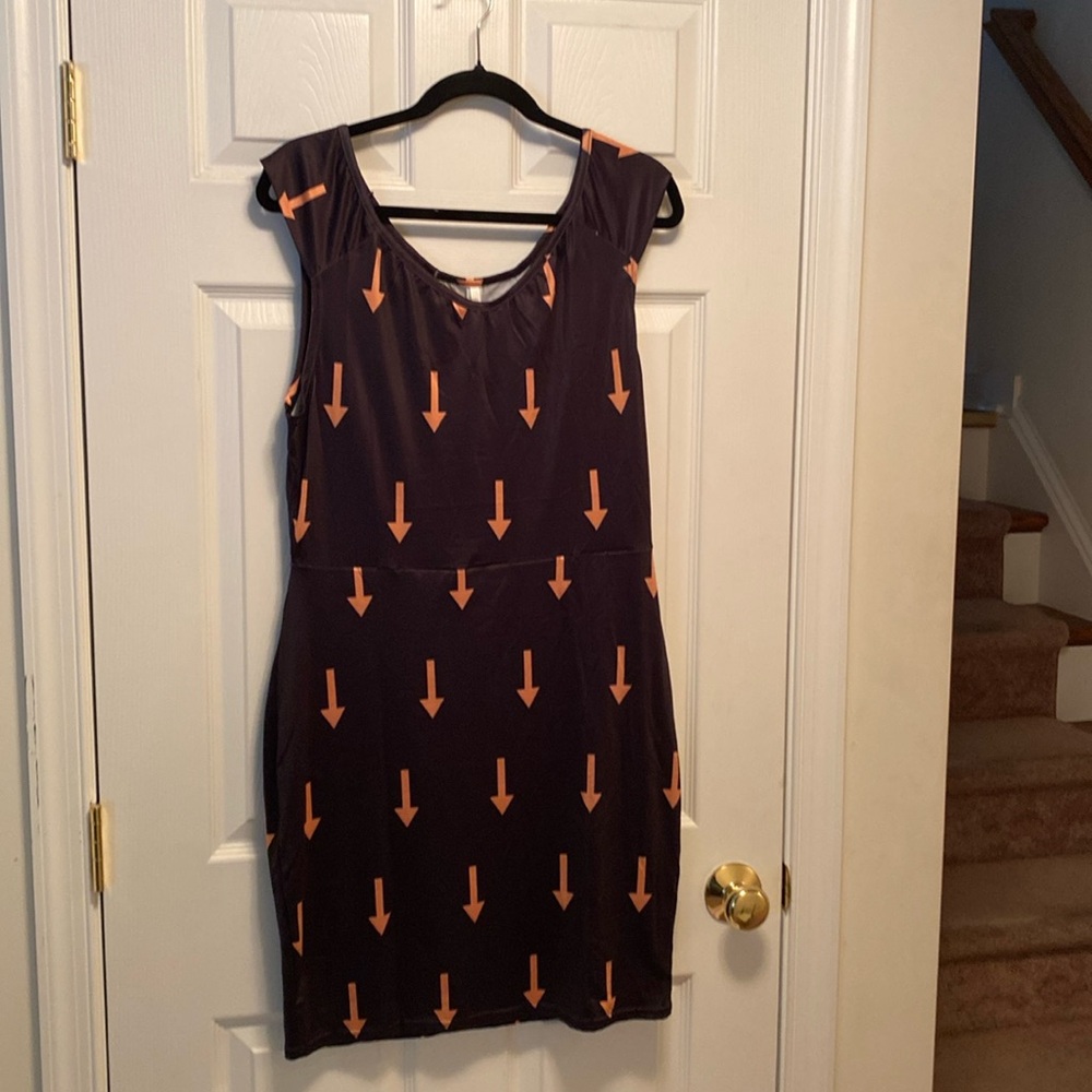NWOT Yifeilier Black/Gold Bodycon Dress…size 2XL